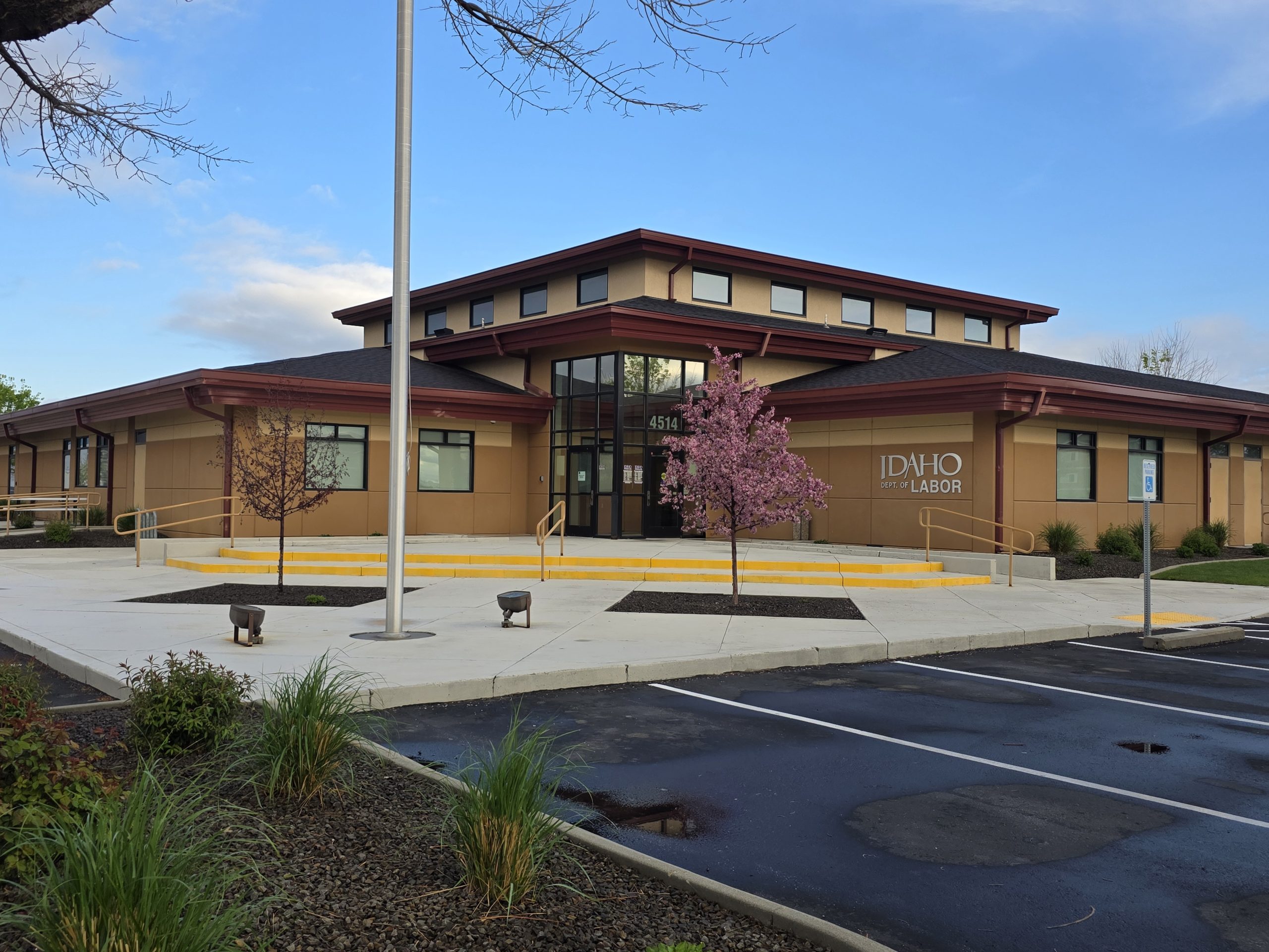 Front view of the Caldwell local office.